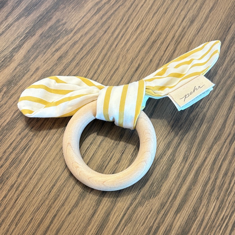 Pehr Yellow and White On the Go Teether